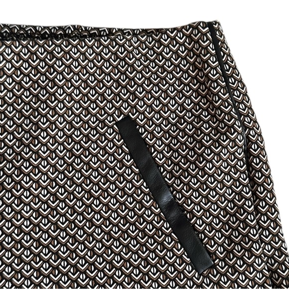 Chico’s 2 (12/12.5) Slim Ankle Pants Geometric Print Faux Leather Trim Brown - Picture 4 of 9